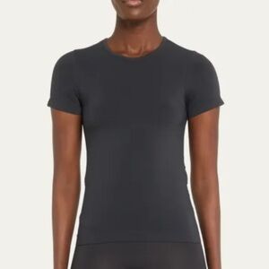SKIMS soft smoothing seamless t shirt - size S